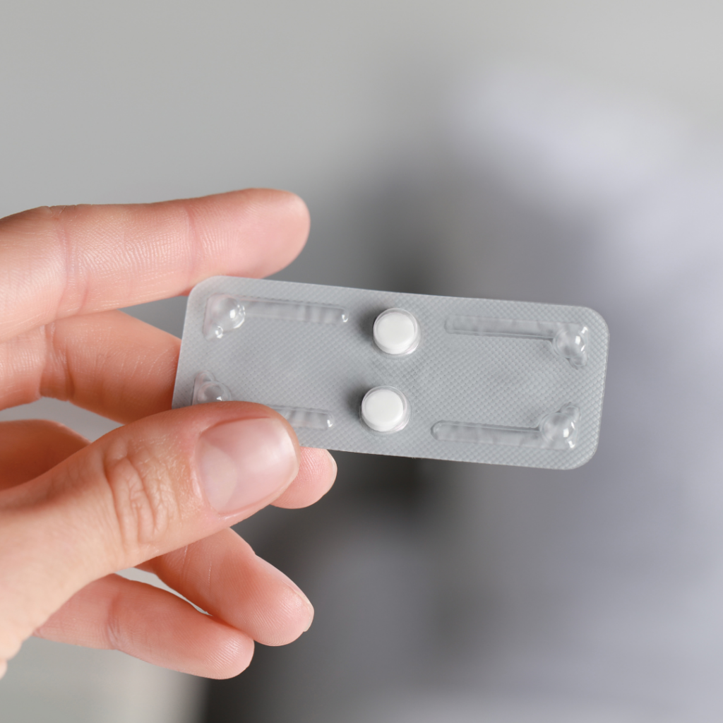sos pill, sos-pill; sl meedik, kondoom, rasestumisvastane vahend, emergency contraceptive pills